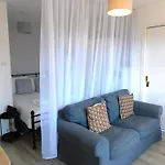 Modern Bright Studio Apartment In South Glasgow