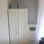 Modern Bright Studio Apartment In South Glasgow