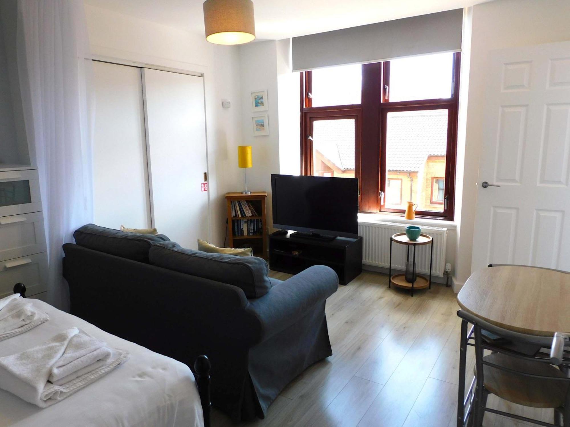 Apartment Modern Bright In South Glasgow